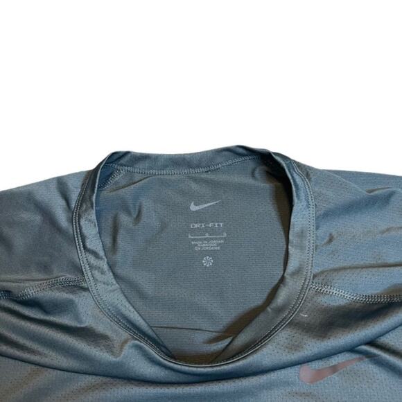 Nike Ready Dri-FIT Short-Sleeve Fitness Top Colour: Deep Jungle/Black Size L - Picture 9 of 14